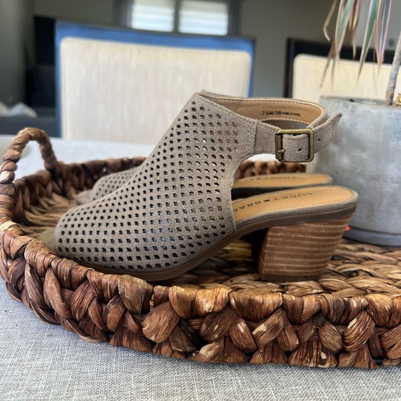 Lucky Brand Bertel Brown Suede Open Toe Slingback Sandals Women's Size 7.5 M/38 - Picture 2 of 5